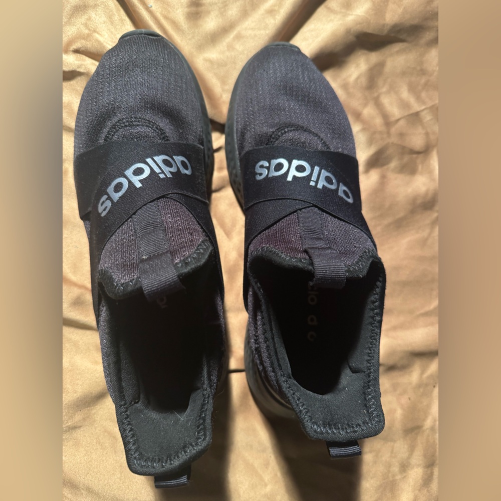Adidas black women’s sneakers Size 8.5